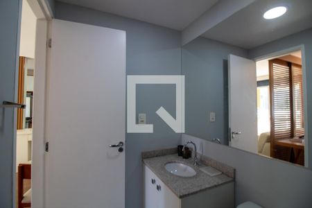 Banheiro de apartamento para alugar com 2 quartos, 54m² em Jardim das Acacias, São Paulo