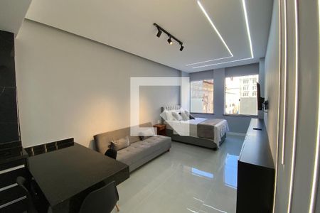Sala/Quarto de kitnet/studio para alugar com 1 quarto, 30m² em Centro, Rio de Janeiro