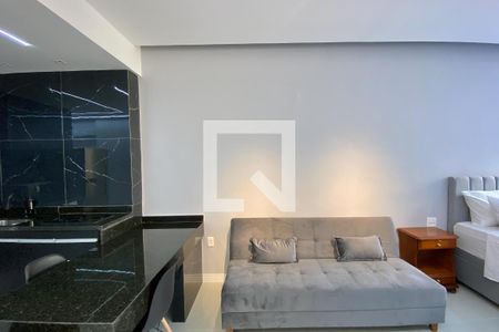 Sala/Quarto de kitnet/studio para alugar com 1 quarto, 30m² em Centro, Rio de Janeiro