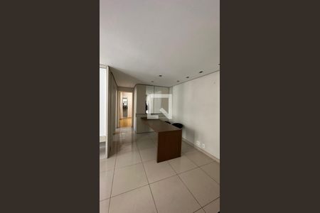 Apartamento à venda com 67m², 2 quartos e 1 vagaSala