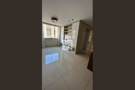 Apartamento à venda com 67m², 2 quartos e 1 vagaSala