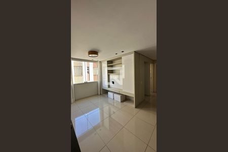 Apartamento à venda com 67m², 2 quartos e 1 vagaSala