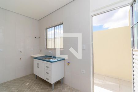 Cozinha de kitnet/studio para alugar com 1 quarto, 19m² em Vila Diva (zona Leste), São Paulo