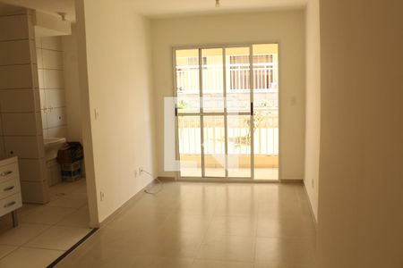 Sala de apartamento para alugar com 2 quartos, 58m² em Jardim Rio das Pedras, Cotia