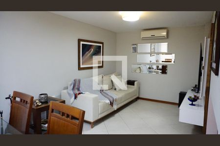 Sala de casa de condomínio à venda com 3 quartos, 156m² em Anil, Rio de Janeiro