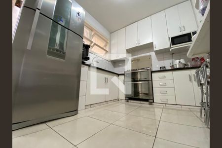 Casa à venda com 3 quartos, 203m² em Álvaro Camargos, Belo Horizonte