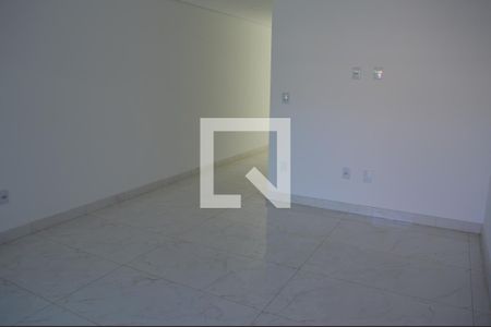 Sala de casa à venda com 3 quartos, 110m² em Parque Xangri-lá, Contagem