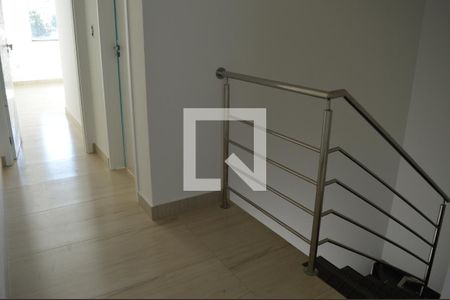 Corredor de casa à venda com 3 quartos, 110m² em Parque Xangri-lá, Contagem