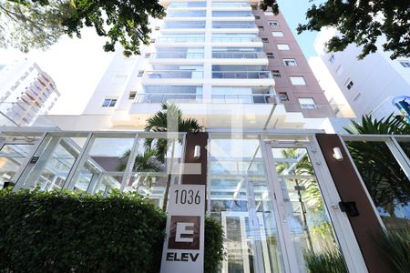 Fachada e portaria de apartamento à venda com 3 quartos, 72m² em Vila Pompéia, São Paulo