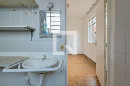 Banheiro de apartamento à venda com 1 quarto, 77m² em Santa Efigênia, Belo Horizonte