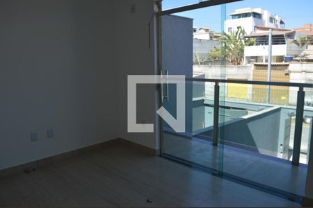 Suite de casa à venda com 3 quartos, 110m² em Parque Xangri-lá, Contagem