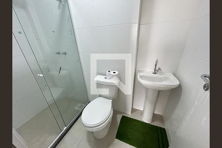 Banheiro de apartamento para alugar com 1 quarto, 45m² em Bento Ribeiro, Rio de Janeiro