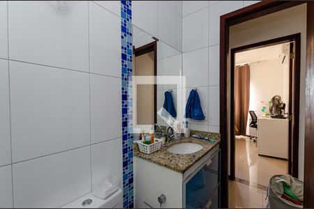 Casa à venda com 70m², 2 quartos e 1 vaga Casa à venda com 70m², 2 quartos e 1 vagaBanheiro