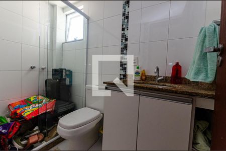 Banheiro de casa à venda com 2 quartos, 70m² em Santana, Niterói