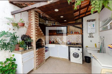 Casa à venda com 70m², 2 quartos e 1 vaga Casa à venda com 70m², 2 quartos e 1 vagaQuintal