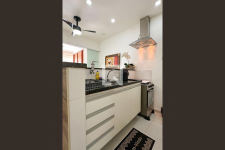 Cozinha de apartamento à venda com 1 quarto, 34m² em Copacabana, Rio de Janeiro