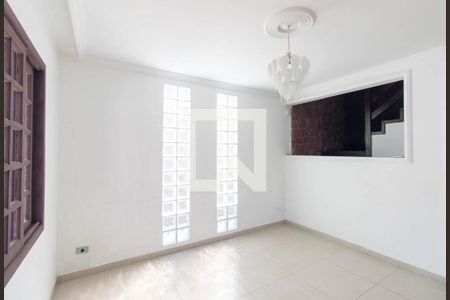 Sala de casa para alugar com 3 quartos, 528m² em Carioca, Curitiba