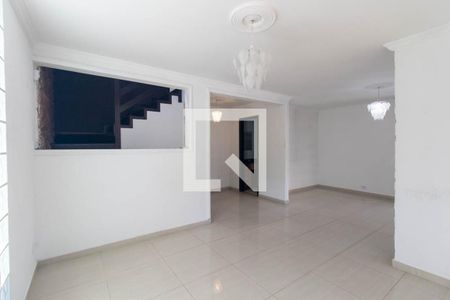 Sala de casa para alugar com 3 quartos, 528m² em Carioca, Curitiba