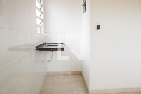 Sala/Cozinha de apartamento para alugar com 1 quarto, 40m² em Vila Prado, São Paulo