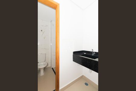 Banheiro de apartamento à venda com 1 quarto, 31m² em Vila Mazzei, São Paulo