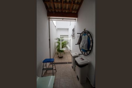 Corredor de casa à venda com 5 quartos, 170m² em Jardim Peri Peri, São Paulo