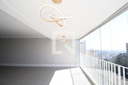 Sala de apartamento à venda com 4 quartos, 207m² em Vila Suzana, São Paulo