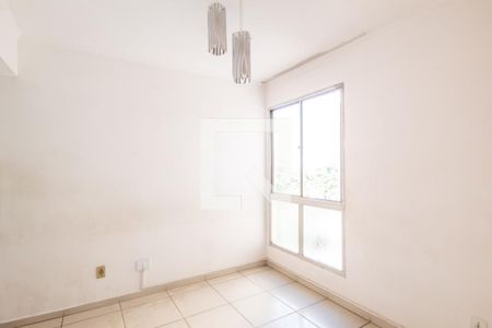 Sala de apartamento para alugar com 3 quartos, 70m² em Piratininga, Osasco