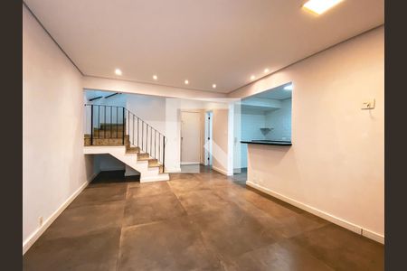 Sala de casa de condomínio à venda com 2 quartos, 80m² em Vila São Silvestre, São Paulo