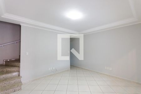 Sala de casa para alugar com 2 quartos, 99m² em Vila Alto de Santo André, Santo André