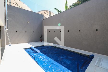 Casa à venda com 474m², 4 quartos e 4 vagas Casa à venda com 474m², 4 quartos e 4 vagasPiscina