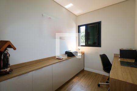 Casa à venda com 474m², 4 quartos e 4 vagas Casa à venda com 474m², 4 quartos e 4 vagasEscritório