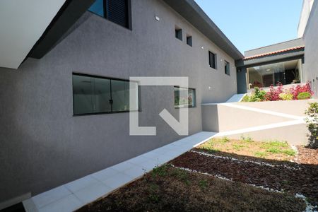 Casa à venda com 474m², 4 quartos e 4 vagas Casa à venda com 474m², 4 quartos e 4 vagasQuintal/Jardim