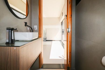 Casa à venda com 474m², 4 quartos e 4 vagas Casa à venda com 474m², 4 quartos e 4 vagasLavabo