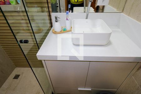 Casa à venda com 474m², 4 quartos e 4 vagas Casa à venda com 474m², 4 quartos e 4 vagasBanheiro da Suíte 2