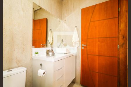 Casa à venda com 474m², 4 quartos e 4 vagas Casa à venda com 474m², 4 quartos e 4 vagasBanheiro da Suíte 3