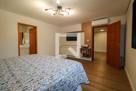 Casa à venda com 474m², 4 quartos e 4 vagas Casa à venda com 474m², 4 quartos e 4 vagasSuíte 3