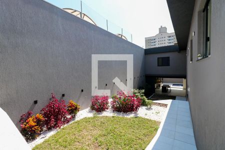 Casa à venda com 474m², 4 quartos e 4 vagas Casa à venda com 474m², 4 quartos e 4 vagasQuintal/Jardim