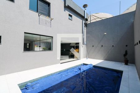 Casa à venda com 474m², 4 quartos e 4 vagas Casa à venda com 474m², 4 quartos e 4 vagasPiscina