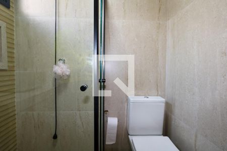 Casa à venda com 474m², 4 quartos e 4 vagas Casa à venda com 474m², 4 quartos e 4 vagasBanheiro da Suíte 1