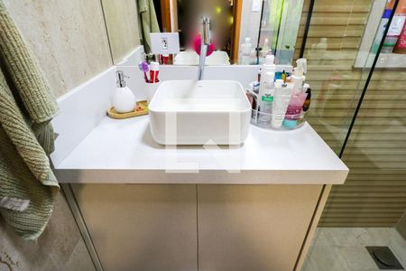 Casa à venda com 474m², 4 quartos e 4 vagas Casa à venda com 474m², 4 quartos e 4 vagasBanheiro da Suíte 1