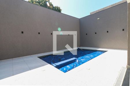 Casa à venda com 474m², 4 quartos e 4 vagas Casa à venda com 474m², 4 quartos e 4 vagasPiscina