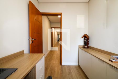 Casa à venda com 474m², 4 quartos e 4 vagas Casa à venda com 474m², 4 quartos e 4 vagasEscritório