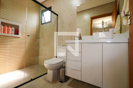 Casa à venda com 474m², 4 quartos e 4 vagas Casa à venda com 474m², 4 quartos e 4 vagasBanheiro da Suíte 3
