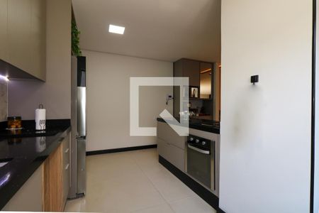 Casa à venda com 474m², 4 quartos e 4 vagas Casa à venda com 474m², 4 quartos e 4 vagasCozinha