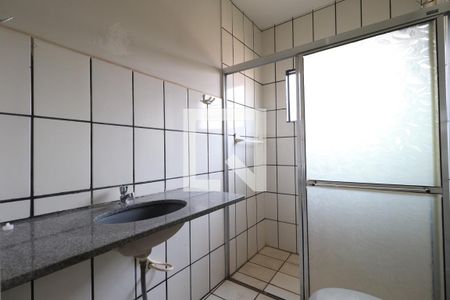 Banheiro de apartamento para alugar com 2 quartos, 60m² em Planalto Verde, Ribeirão Preto