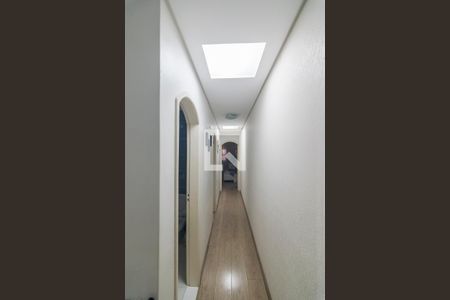 Corredor de casa à venda com 3 quartos, 160m² em Jardim Pilar, Santo André