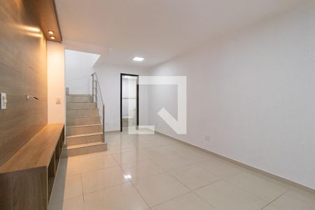 Sala de casa para alugar com 2 quartos, 125m² em Cidade Industrial de Curitiba, Curitiba