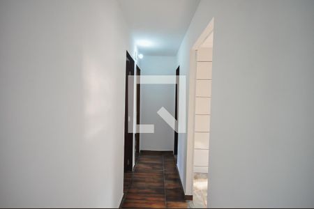 Corredor de apartamento à venda com 2 quartos, 50m² em Parque Pinheiros, Taboão da Serra