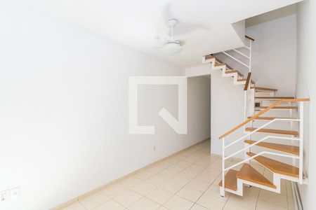 Sala de casa à venda com 3 quartos, 130m² em Penha Circular, Rio de Janeiro