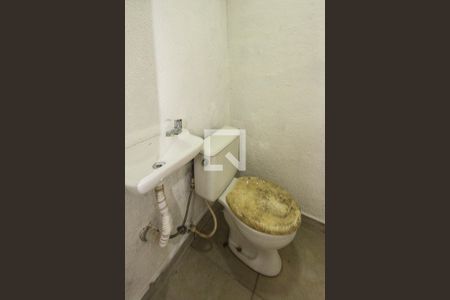 Banheiro de casa para alugar com 2 quartos, 30m² em Jardim Guiomar, São Paulo